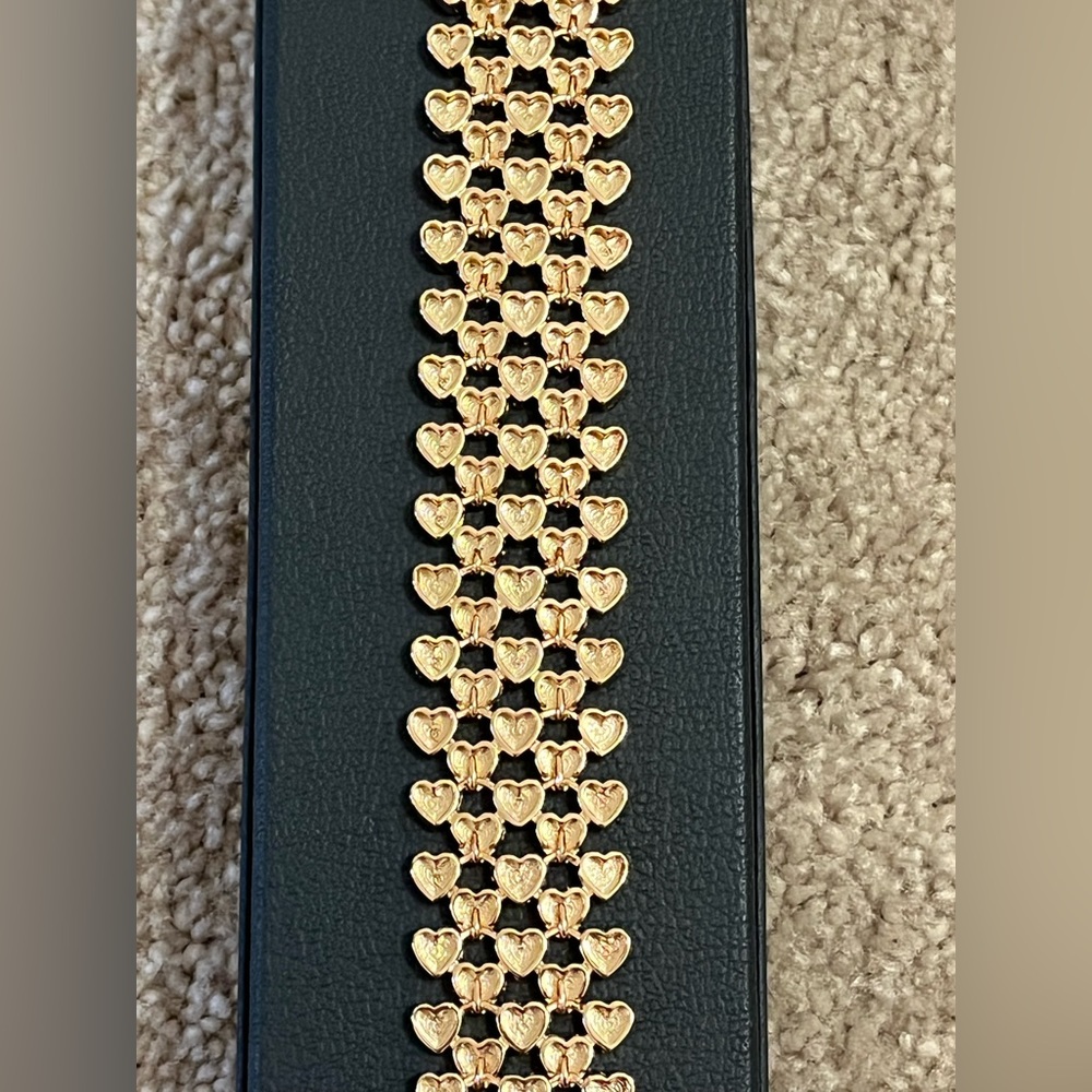 Beautiful Danbury Mint heart bracelet. Gold, silver and rose gold tones. - Picture 10 of 11